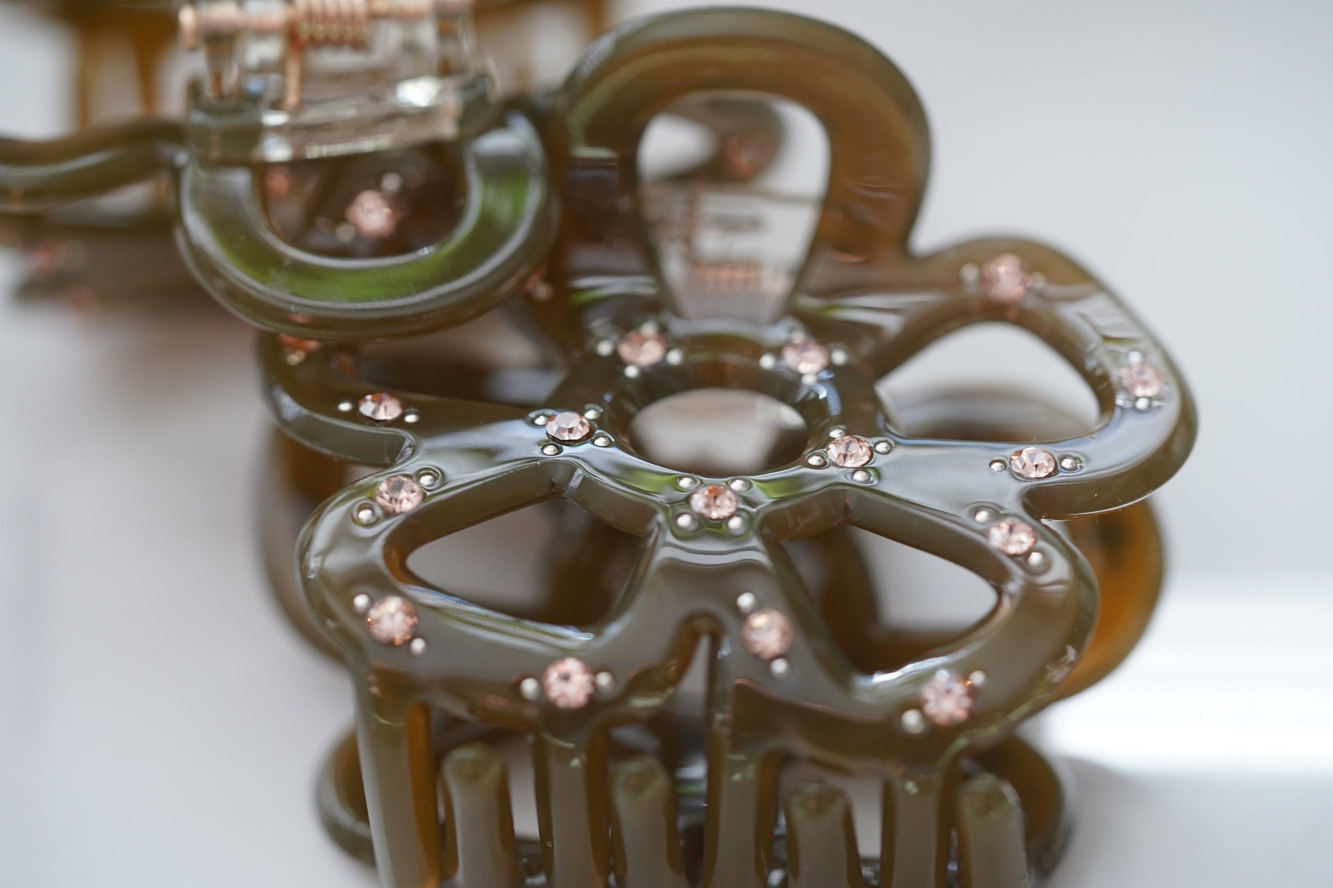 flower crystal hair claws