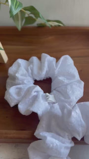 Xl scrunchie white embroidery